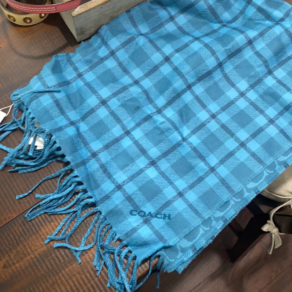 NWT beautiful Coach scarf. Reversible!